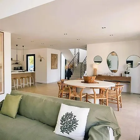 Juca, 10 Pers, Piscine Chauffee, 10 Minutes Cirendinu