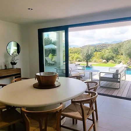 Juca, 10 Pers, Piscine Chauffee, 10 Minutes * Cirendinu