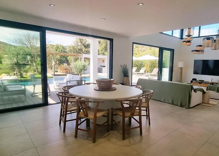 Juca, 10 Pers, Piscine Chauffee, 10 Minutes Vila