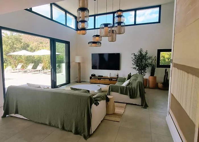 Juca, 10 Pers, Piscine Chauffee, 10 Minutes Vila